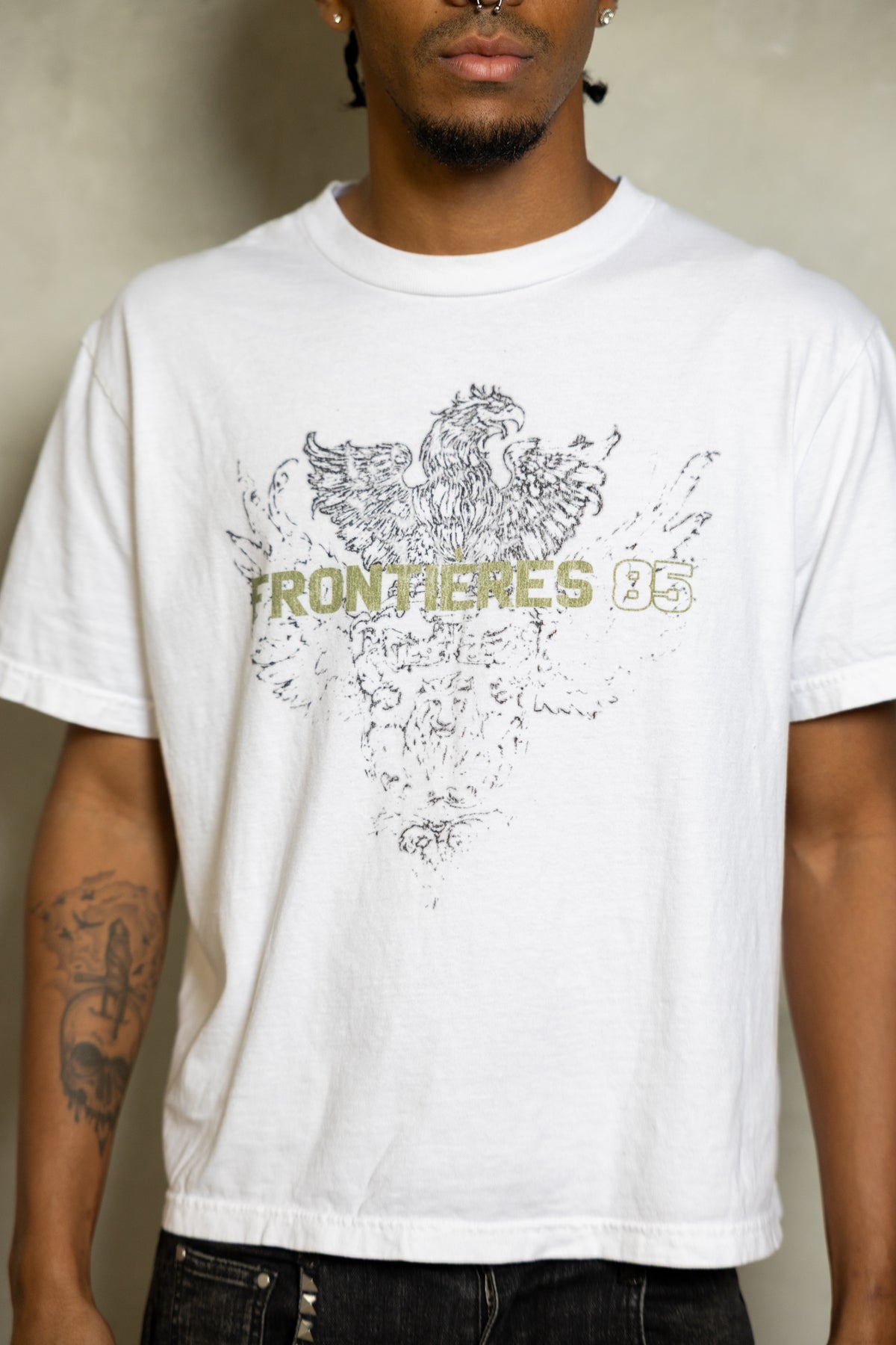 Frontières 85 tee (white)